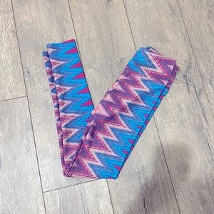 • Gold Sheep • Women’s Zigzag Geometric Leggings Blue / Pink  Small